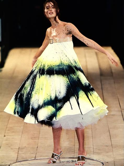 shalom harlow alexander mcqueen spring 1999|shalom harlow show.